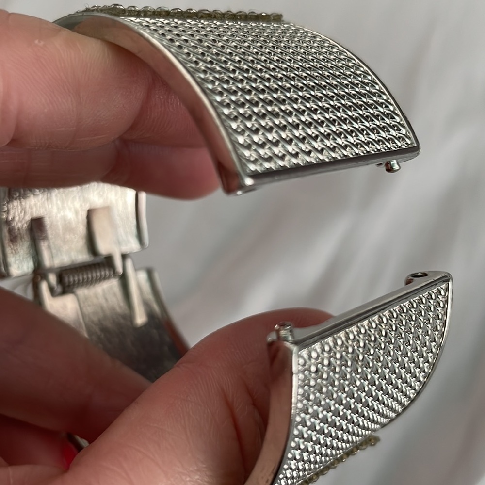 NWT Rhinestone silver bangle - Picture 4 of 5